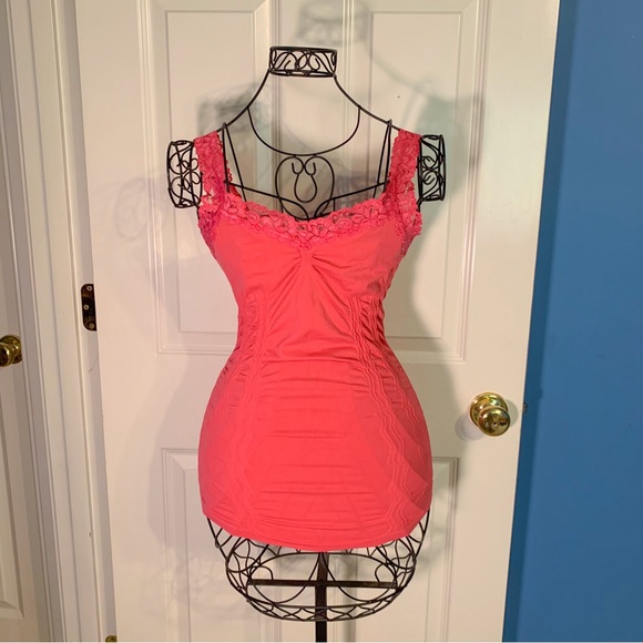 M. Rena Women’s OS form fitting elastic coral red pink lace tank top - Picture 1 of 8